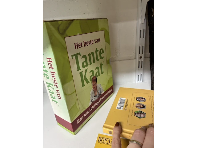 Lot 166 - boeken 'tante kaat' - afbeelding 2 van  2
