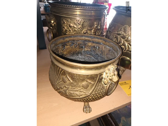 Lot 166 - koperen cache-pot. 3 stuks - afbeelding 2 van  3