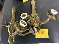 Lot 166 - koppel koperen amplique