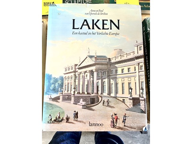 Lot 166 - laken een kasteel in het verlichte europa - afbeelding 1 van  8