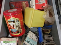 Lot 166 - lot bevestigingsmateriaal, pluggen, vijzen, nagels… - afbeelding 1 van  4
