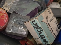 Lot 166 - lot bevestigingsmateriaal, pluggen, vijzen, nagels… - afbeelding 2 van  4
