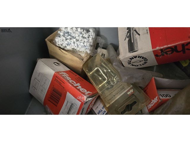 Lot 166 - lot bevestigingsmateriaal, pluggen, vijzen, nagels… - afbeelding 4 van  4