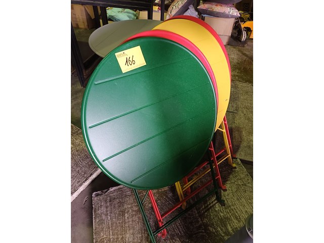 Lot 166 - ronde metalen klaptafels. 5 stuks - afbeelding 1 van  3