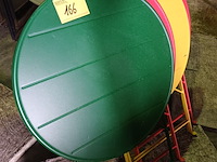 Lot 166 - ronde metalen klaptafels. 5 stuks - afbeelding 1 van  3