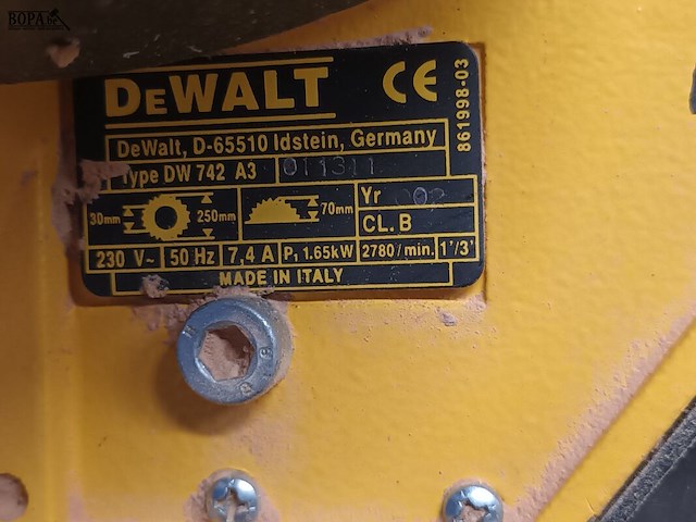Lot 167 - afkortzaagmachine dewalt - afbeelding 4 van  4