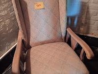 Lot 167 - armstoel - afbeelding 1 van  1