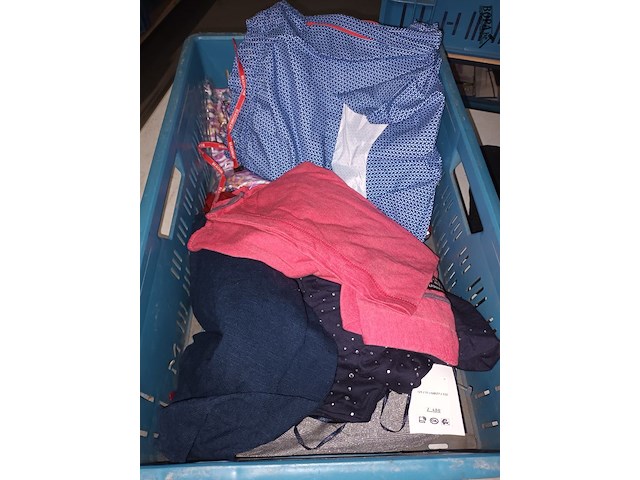 Lot 167 - kledij en accessoires. 15 stuks - afbeelding 5 van  5