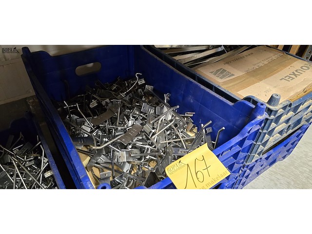 Lot 167 - lot displayhaken en draagarmen voor lamellenwand - afbeelding 3 van  4