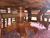 Lot 167 - ovalen tafel met 10 stoelen - afbeelding 4 van  9