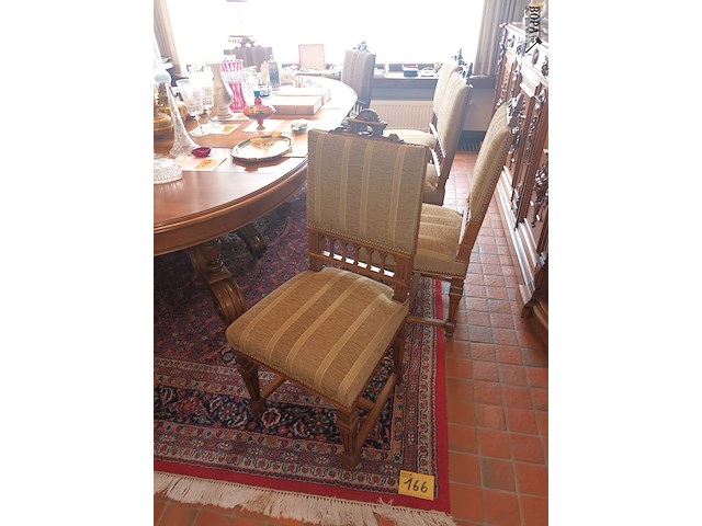 Lot 167 - ovalen tafel met 10 stoelen - afbeelding 5 van  9