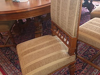 Lot 167 - ovalen tafel met 10 stoelen - afbeelding 6 van  9
