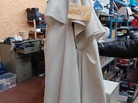 Lot 167 - parasol met zwenk, witte parachutestof, wasbaar zonder staan - afbeelding 1 van  2