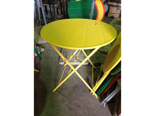 Lot 167 - ronde metalen klaptafels. 5 stuks - afbeelding 2 van  3