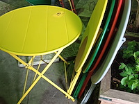 Lot 167 - ronde metalen klaptafels. 5 stuks - afbeelding 3 van  3