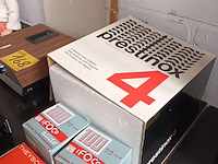 Lot 168 - dia projector en toebehoren - afbeelding 5 van  5