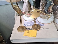 Lot 168 - duo vintage messing kraanvogels - afbeelding 1 van  2