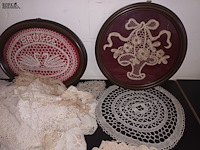 Lot 168 - kantwerk - afbeelding 3 van  4