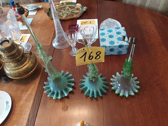 Lot 168 - pique-fleur onderdelen. 3 stuks - afbeelding 1 van  6