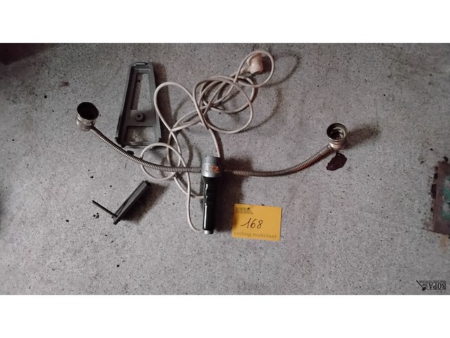 Lot 168 - vintage industriële lamp plooibaar made in england - afbeelding 1 van  6
