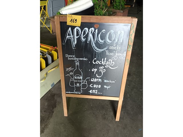 Lot 169 - dubbelzijdig stoepbord - afbeelding 1 van  3