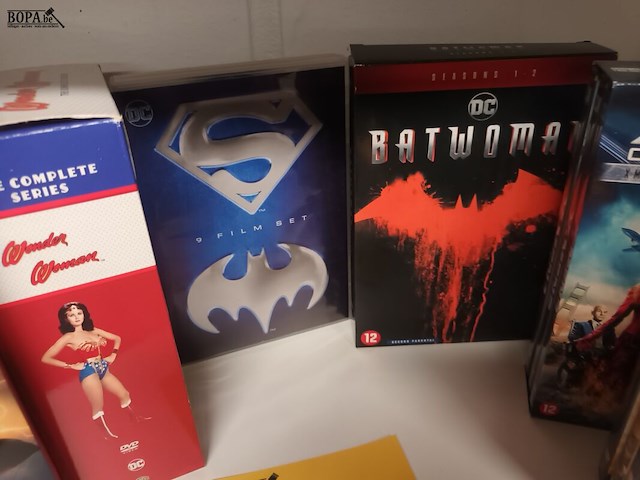 Lot 169 - dvd boxen super heroes. 6 stuks - afbeelding 3 van  4