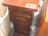 Lot 169 - kastje - afbeelding 1 van  3