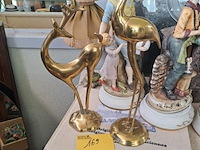 Lot 169 - koperen beelden: hert en flamingo - afbeelding 1 van  1