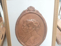 Lot 169 - koperen kader koningshuis
