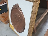 Lot 169 - koperen kader koningshuis - afbeelding 4 van  4