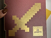 Lot 169 - lot minecraft boeken - 4 stuks - afbeelding 5 van  5