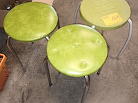 Lot 169 - vintage krukken. 3 stuks - afbeelding 2 van  2