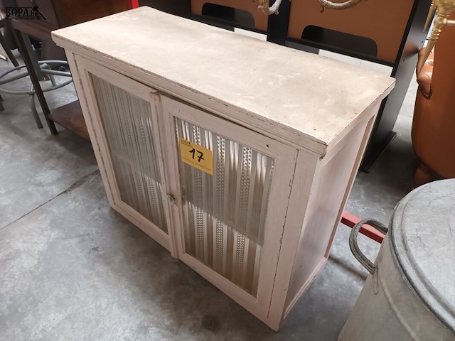 Lot 17 - antiek kastje - afbeelding 2 van  4