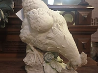 Lot 17 - beeld kip en haan - afbeelding 5 van  5