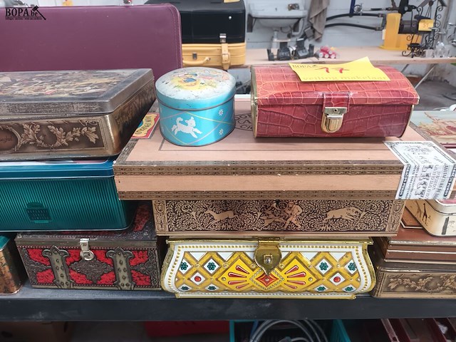 Lot 17 - blikken en houten dozen. 15 stuks - afbeelding 3 van  5