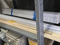 Lot 17 - buislampen led ong 10 stuks en 1 armatuur - afbeelding 1 van  5