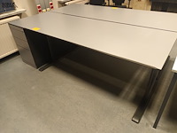 Lot 17 - bureautafel met ladeblok - afbeelding 1 van  2