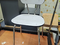 Lot 17 - bureeltafel, stoel en tafel - afbeelding 3 van  4
