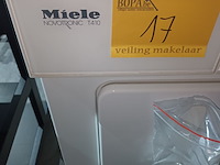 Lot 17 - droogkast miele - afbeelding 2 van  3