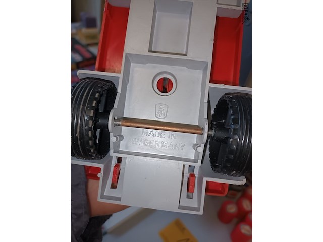 Lot 17 - esso vrachtwagens en accessoires. 14 stuks - afbeelding 3 van  11