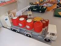 Lot 17 - esso vrachtwagens en accessoires. 14 stuks - afbeelding 4 van  11