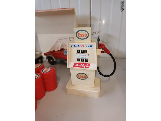 Lot 17 - esso vrachtwagens en accessoires. 14 stuks - afbeelding 7 van  11