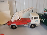 Lot 17 - esso vrachtwagens en accessoires. 14 stuks - afbeelding 9 van  11