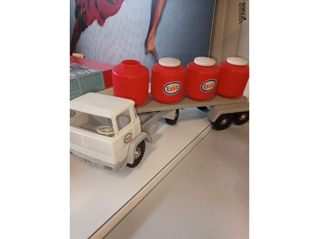 Lot 17 - esso vrachtwagens en accessoires. 14 stuks - afbeelding 11 van  11
