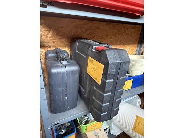 Lot 17 - handschuurmachine en boormachine xceed - afbeelding 1 van  2