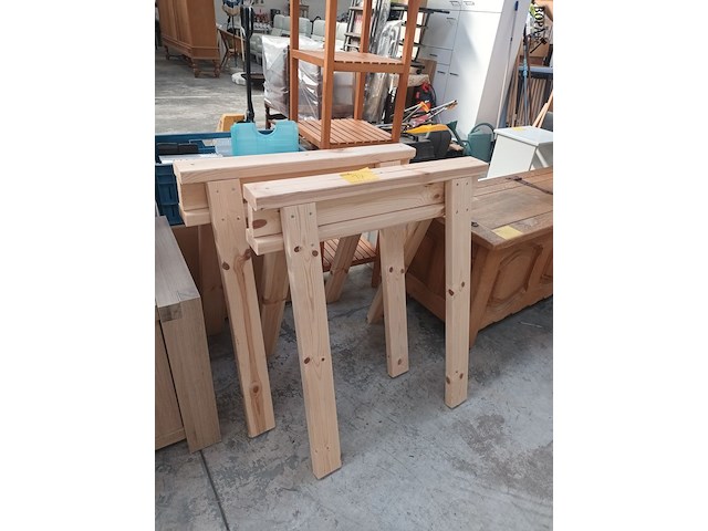 Lot 17 - houten schragen. 2 stuks - afbeelding 1 van  2