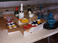 Lot 17 - ijscoupes, koffietasjes en flessen