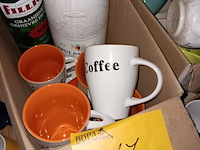 Lot 17 - ijscoupes, koffietasjes en flessen - afbeelding 3 van  5