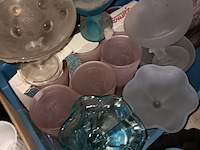 Lot 17 - ijscoupes, koffietasjes en flessen - afbeelding 4 van  5