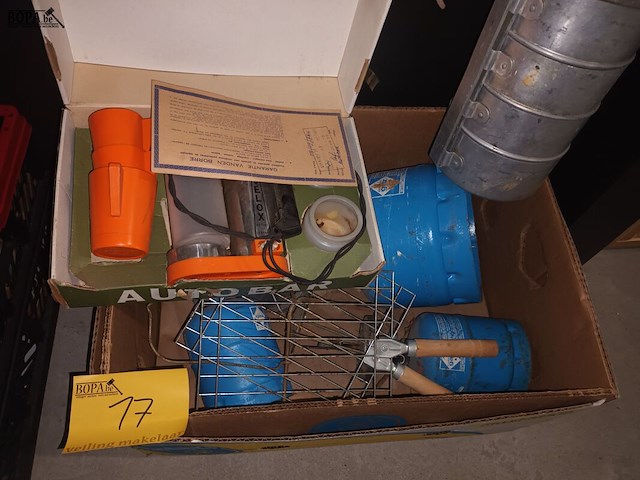 Lot 17 - kampeermateriaal - afbeelding 1 van  4
